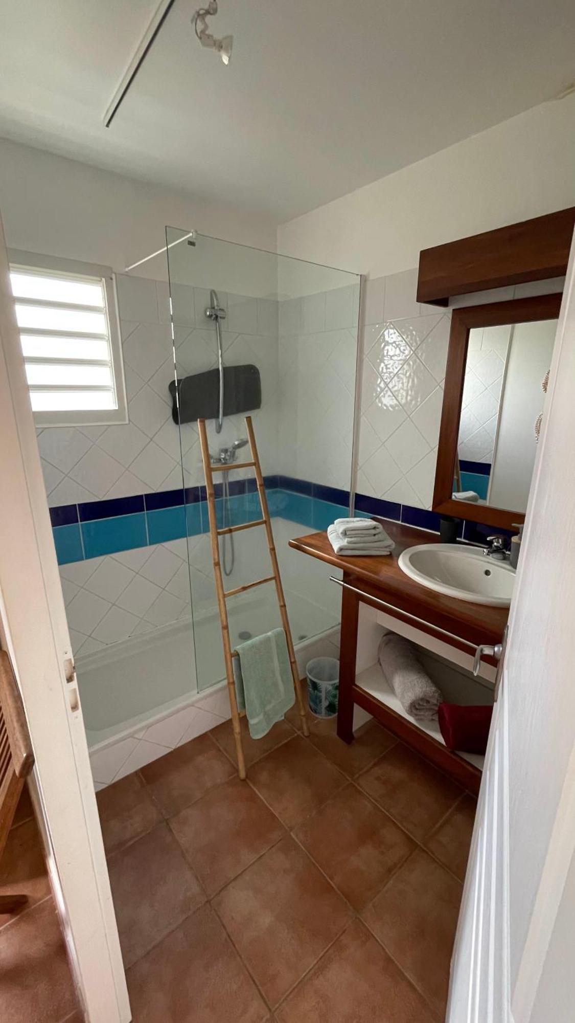 Cauris Lodge Du Marisol Vue Mer Acces Direct Plage Avec Citerne D Eau 哥西尔 外观 照片